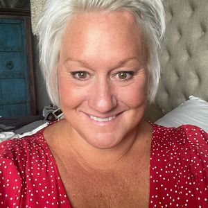 Meet your Posher, Dena